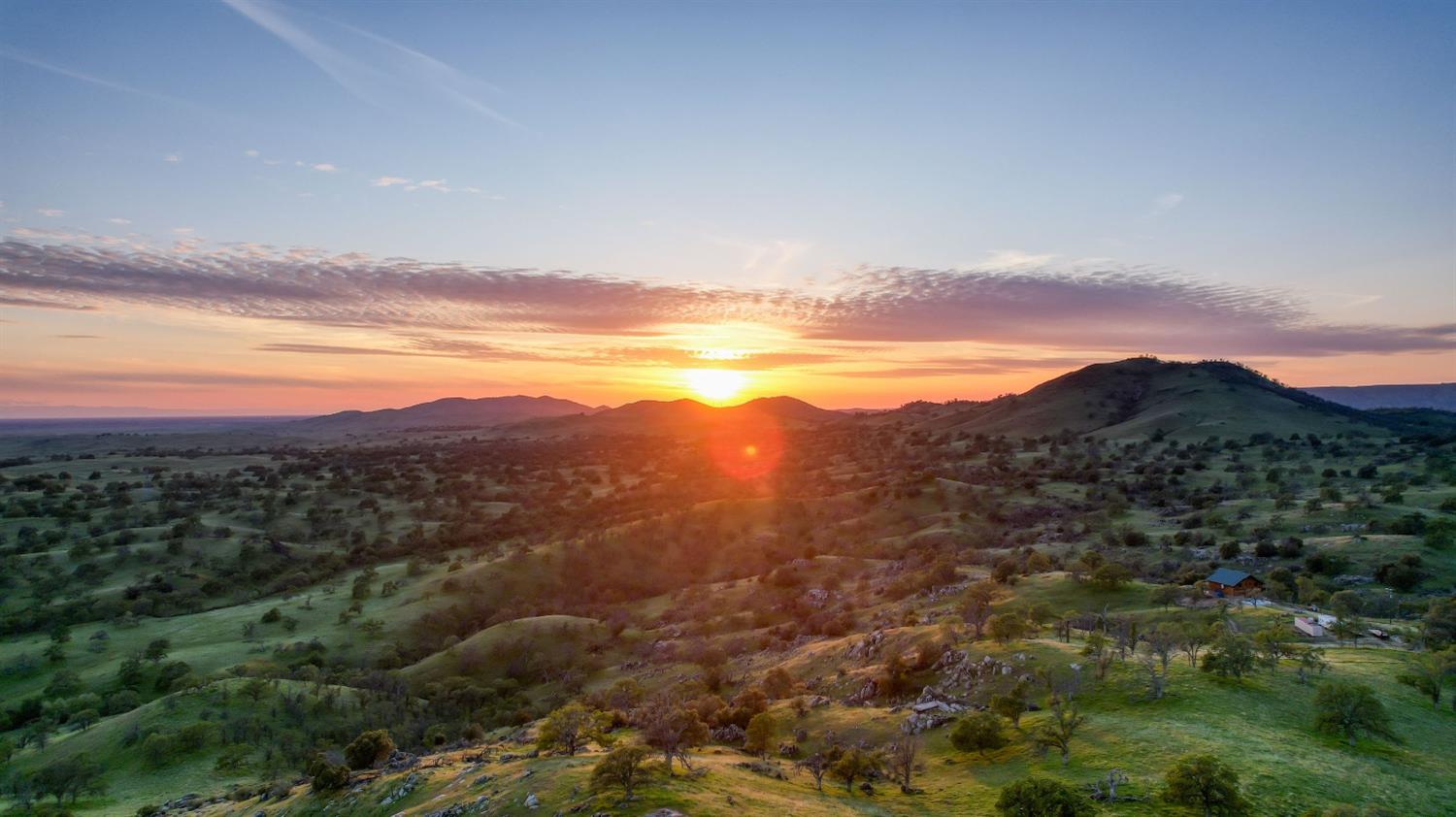 18486 Tollhouse Rd, Clovis, CA 93619