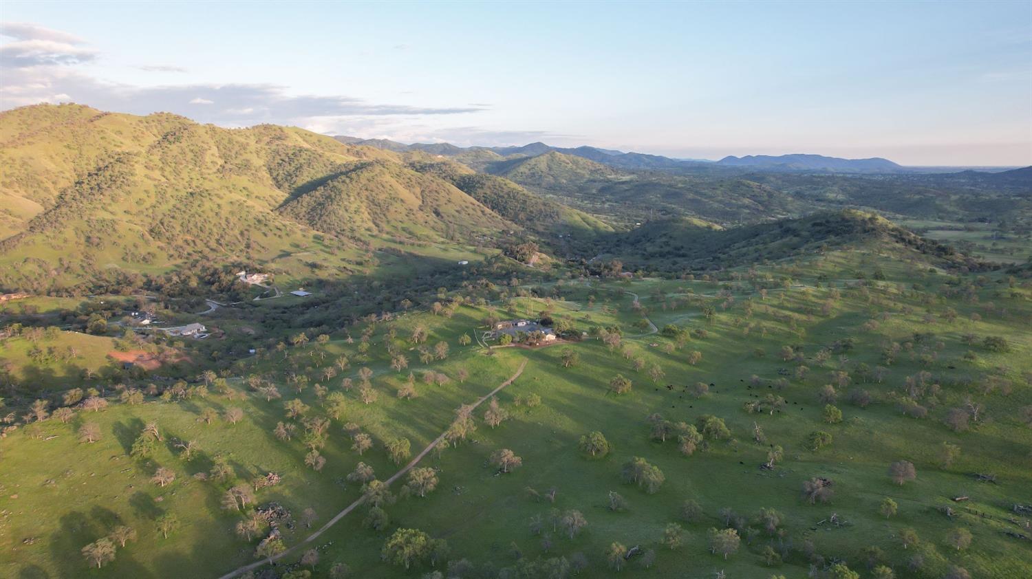 18486 Tollhouse Rd, Clovis, CA 93619