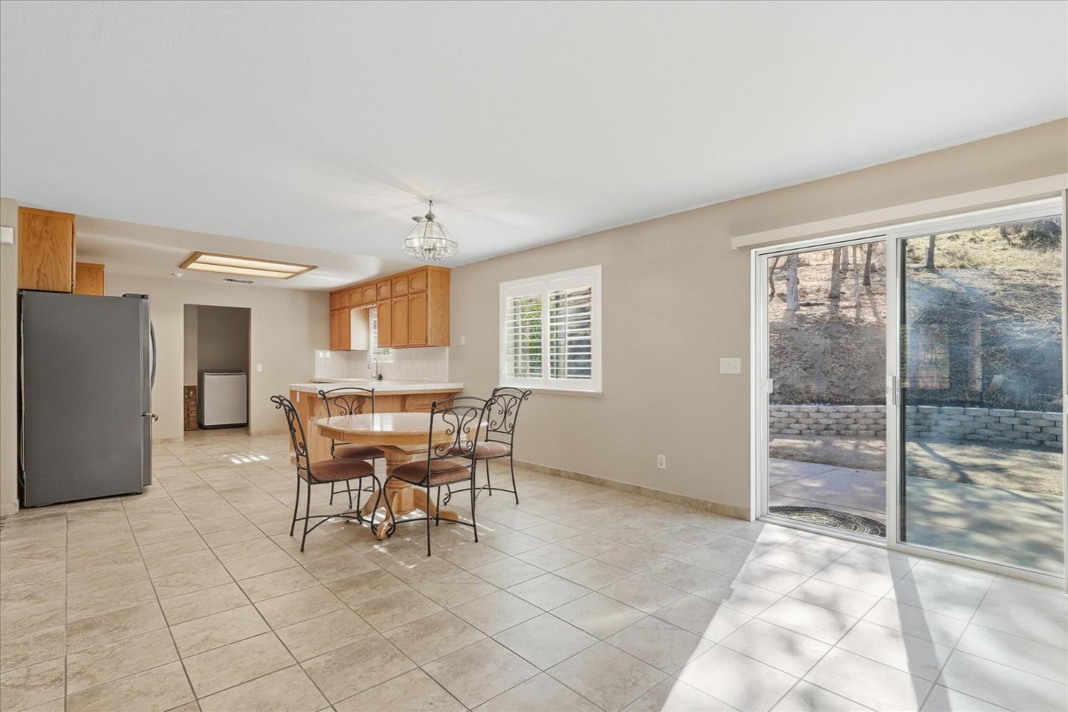 43468 Crystal Cave Cir, Coarsegold, CA 93614