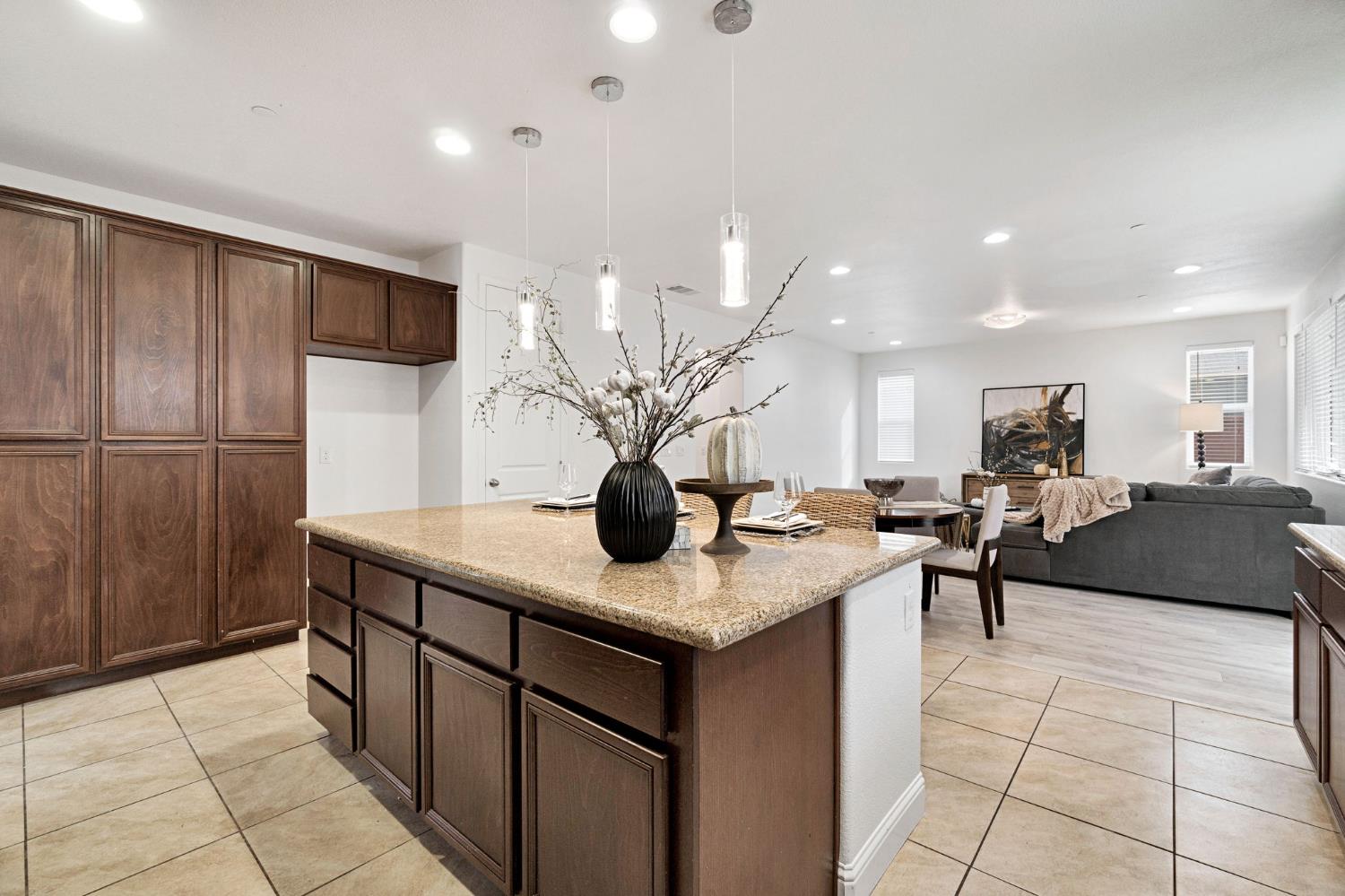 1776 Whiteash Ave, Clovis, CA 93619