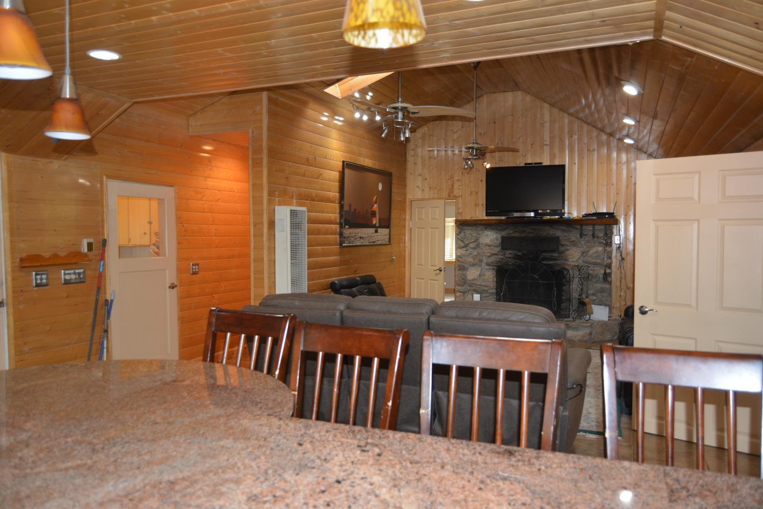 39656 Red Bud, Bass Lake, CA 93604