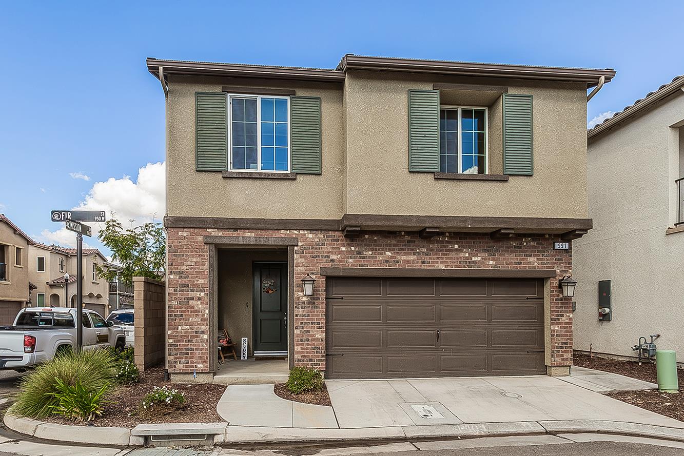 991 W Fir St, Madera, CA 93636