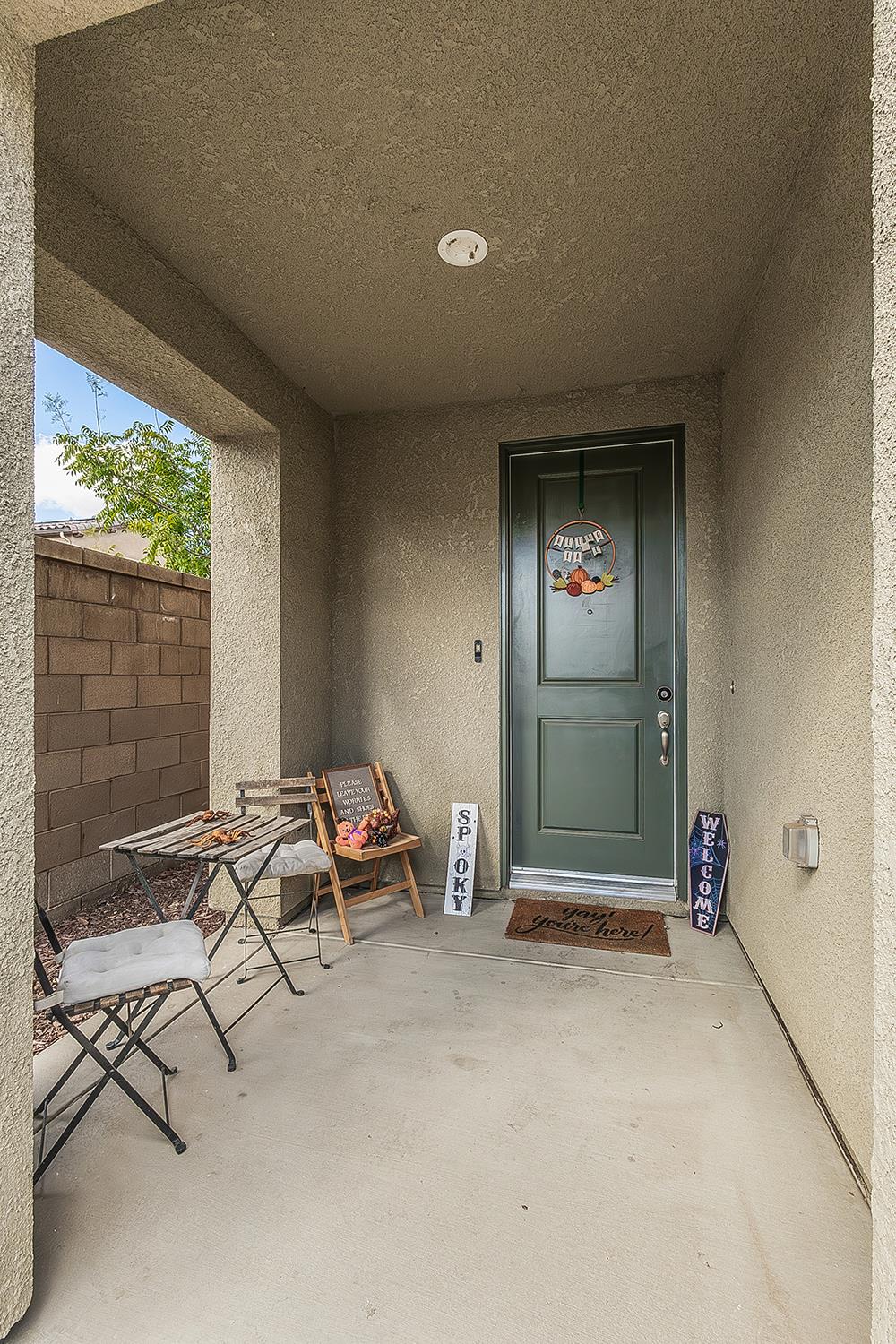 991 W Fir St, Madera, CA 93636