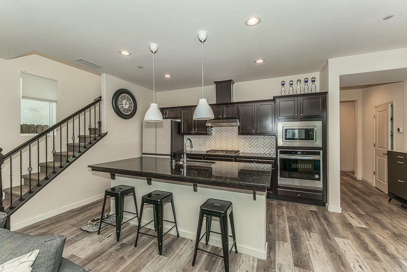 991 W Fir St, Madera, CA 93636