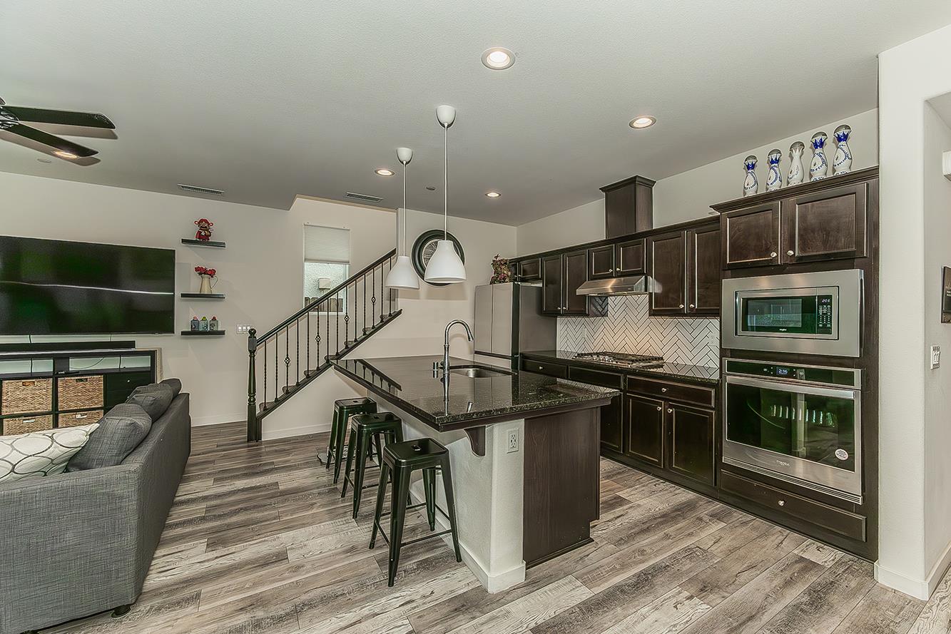 991 W Fir St, Madera, CA 93636