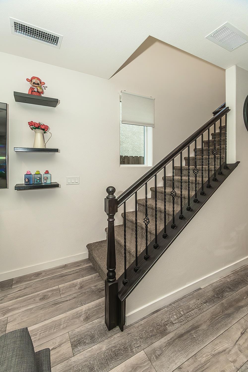 991 W Fir St, Madera, CA 93636