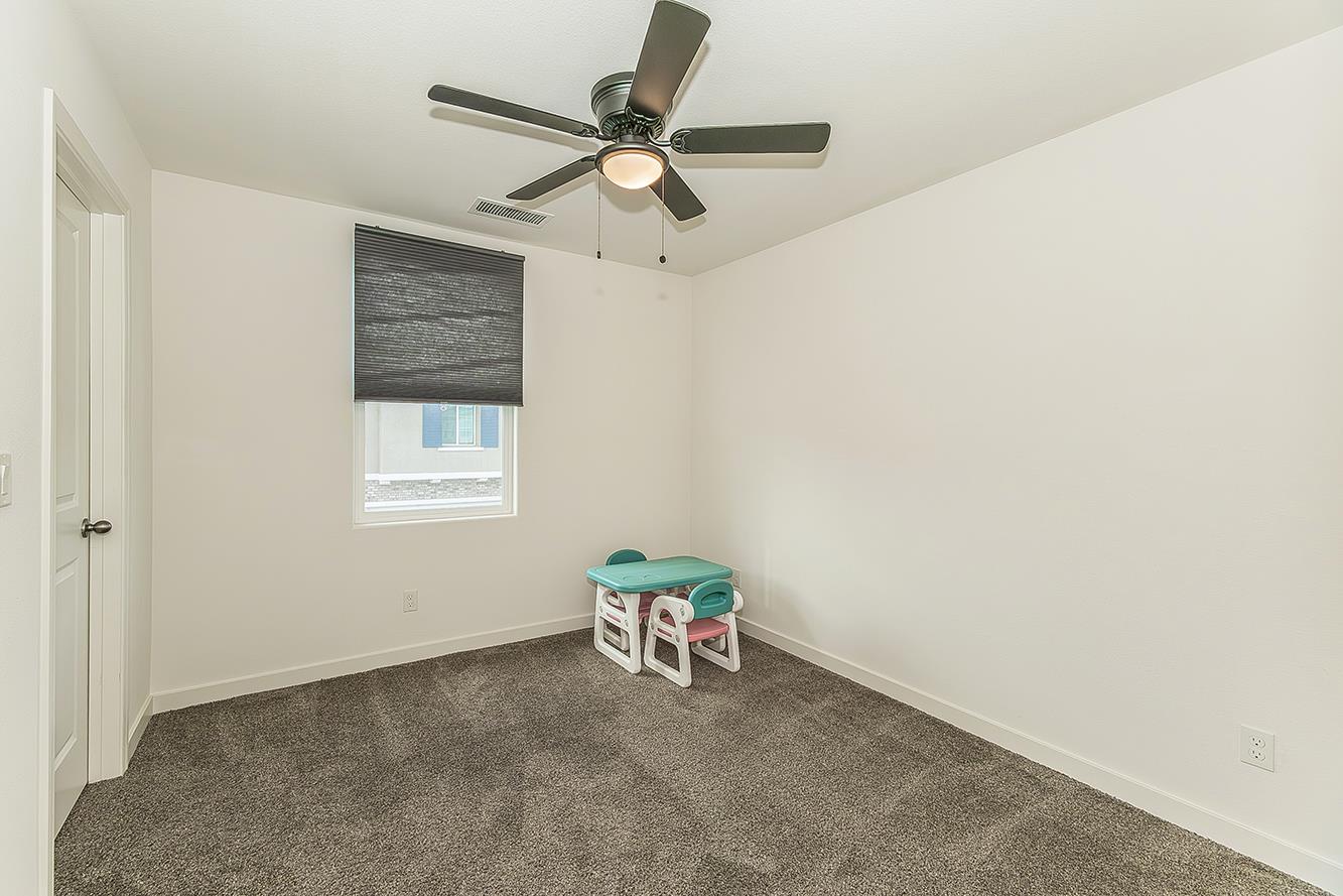 991 W Fir St, Madera, CA 93636