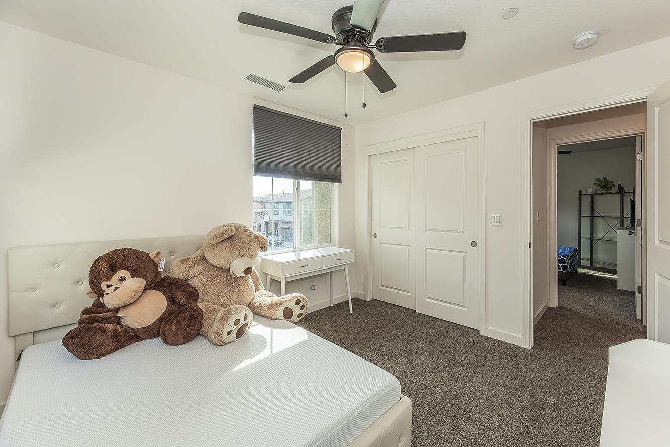 991 W Fir St, Madera, CA 93636