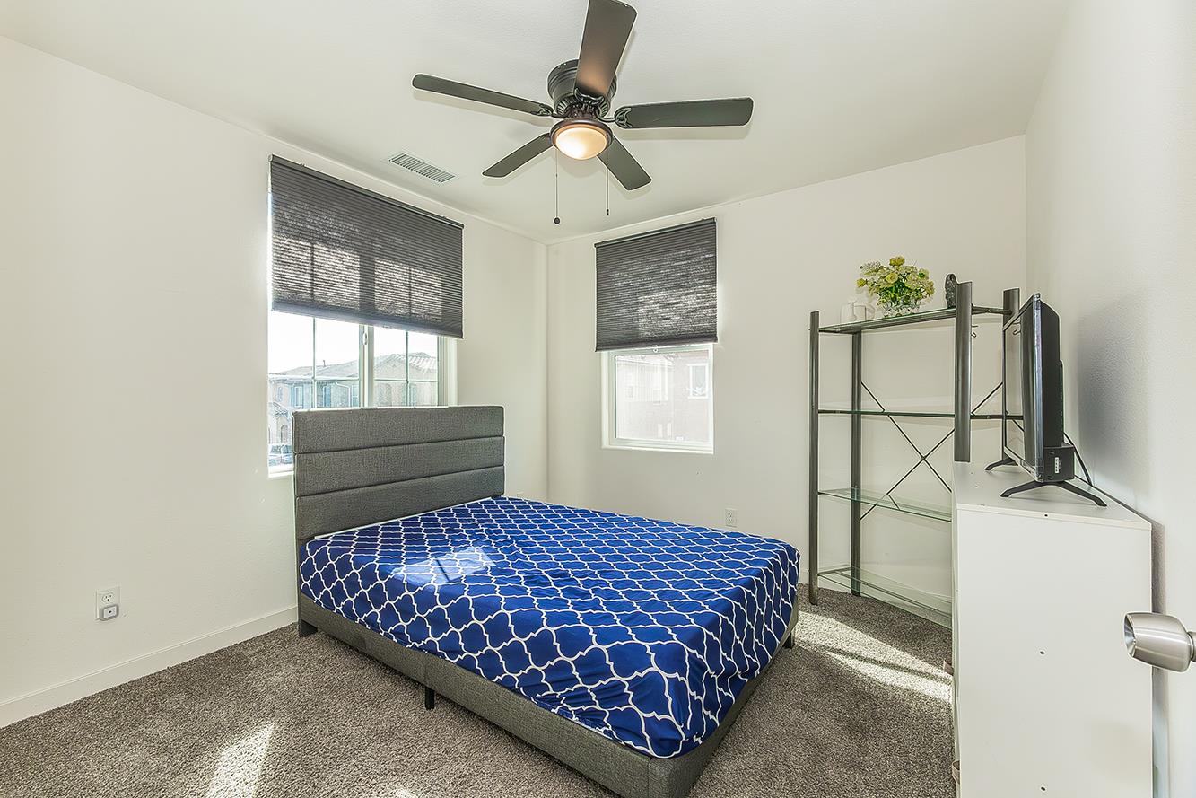 991 W Fir St, Madera, CA 93636