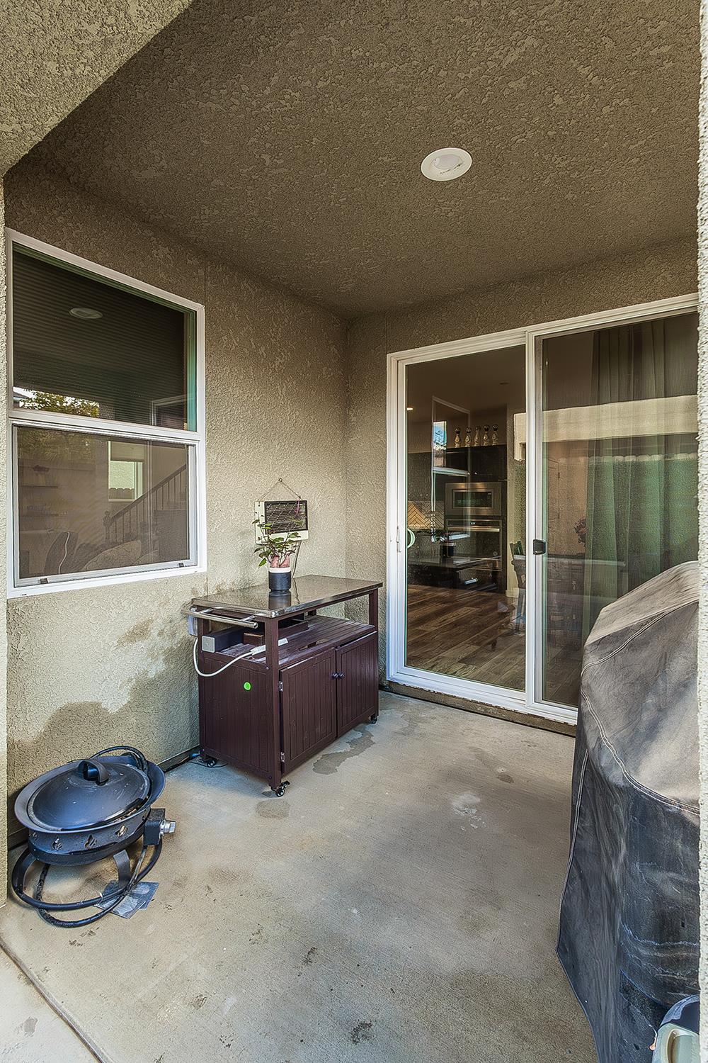 991 W Fir St, Madera, CA 93636