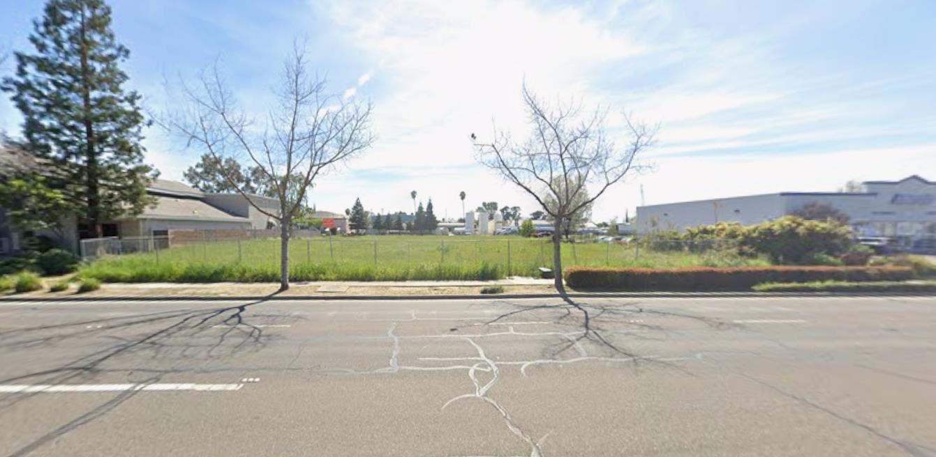 62 W 16th St, Merced, CA 95340