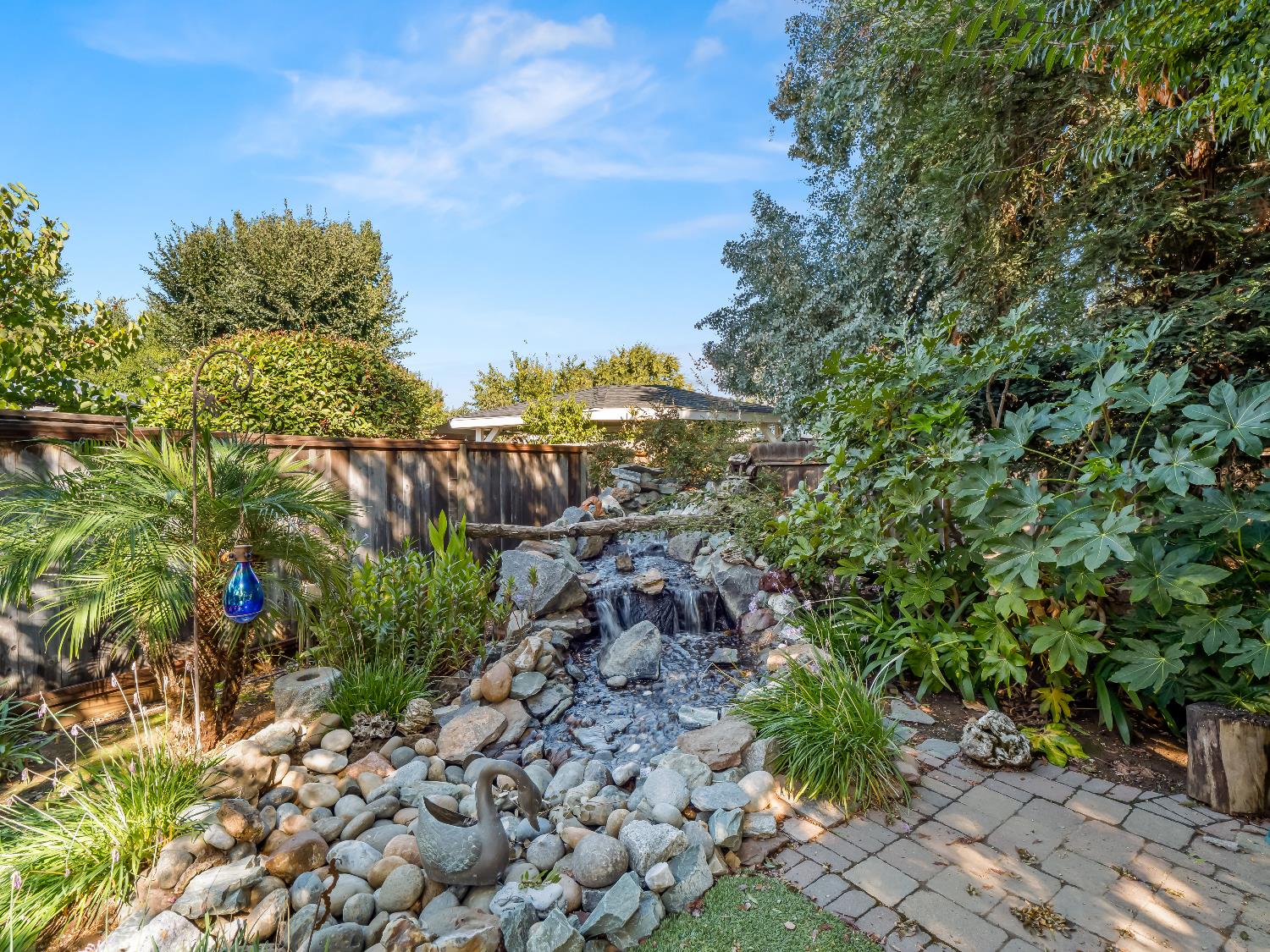 7258 N Pacific, Fresno, CA 93711