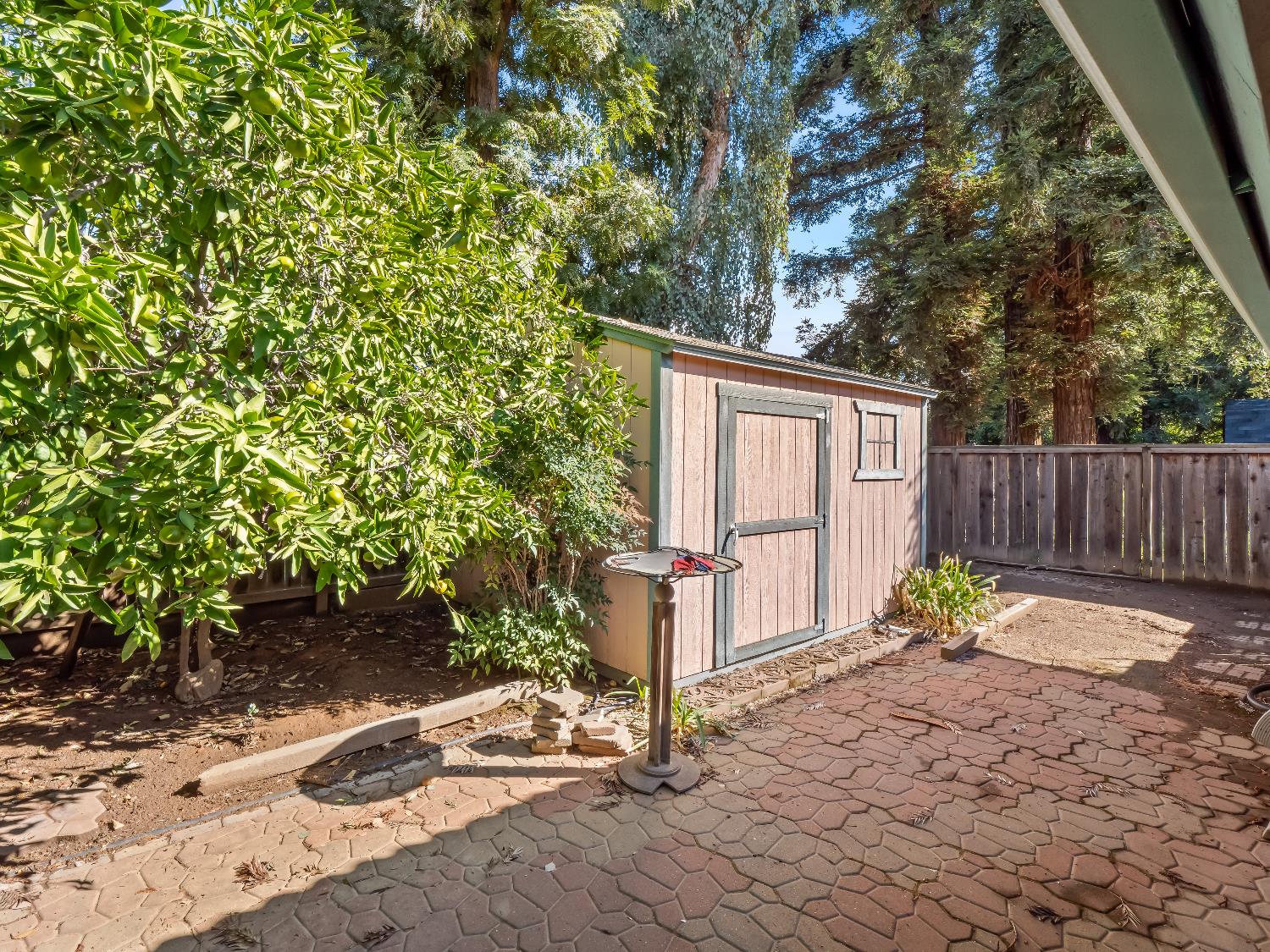 7258 N Pacific, Fresno, CA 93711