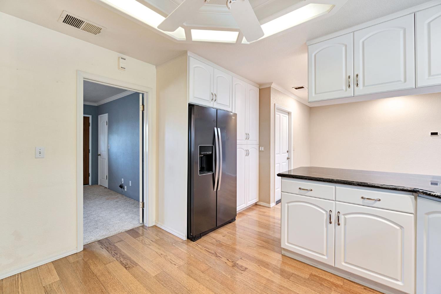 2020 Short Dr, Hanford, CA 93230