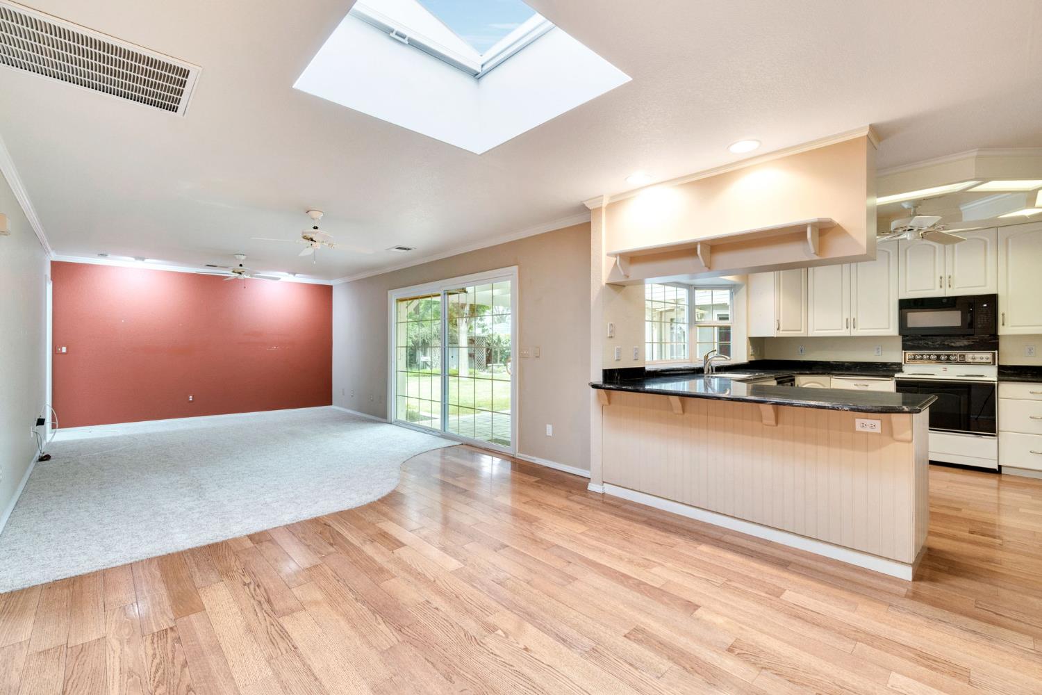 2020 Short Dr, Hanford, CA 93230