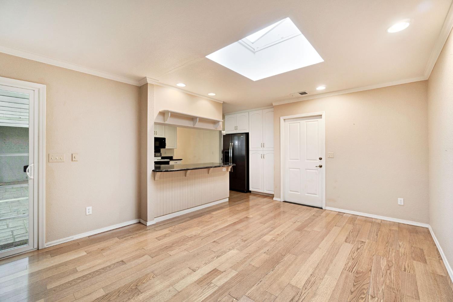 2020 Short Dr, Hanford, CA 93230