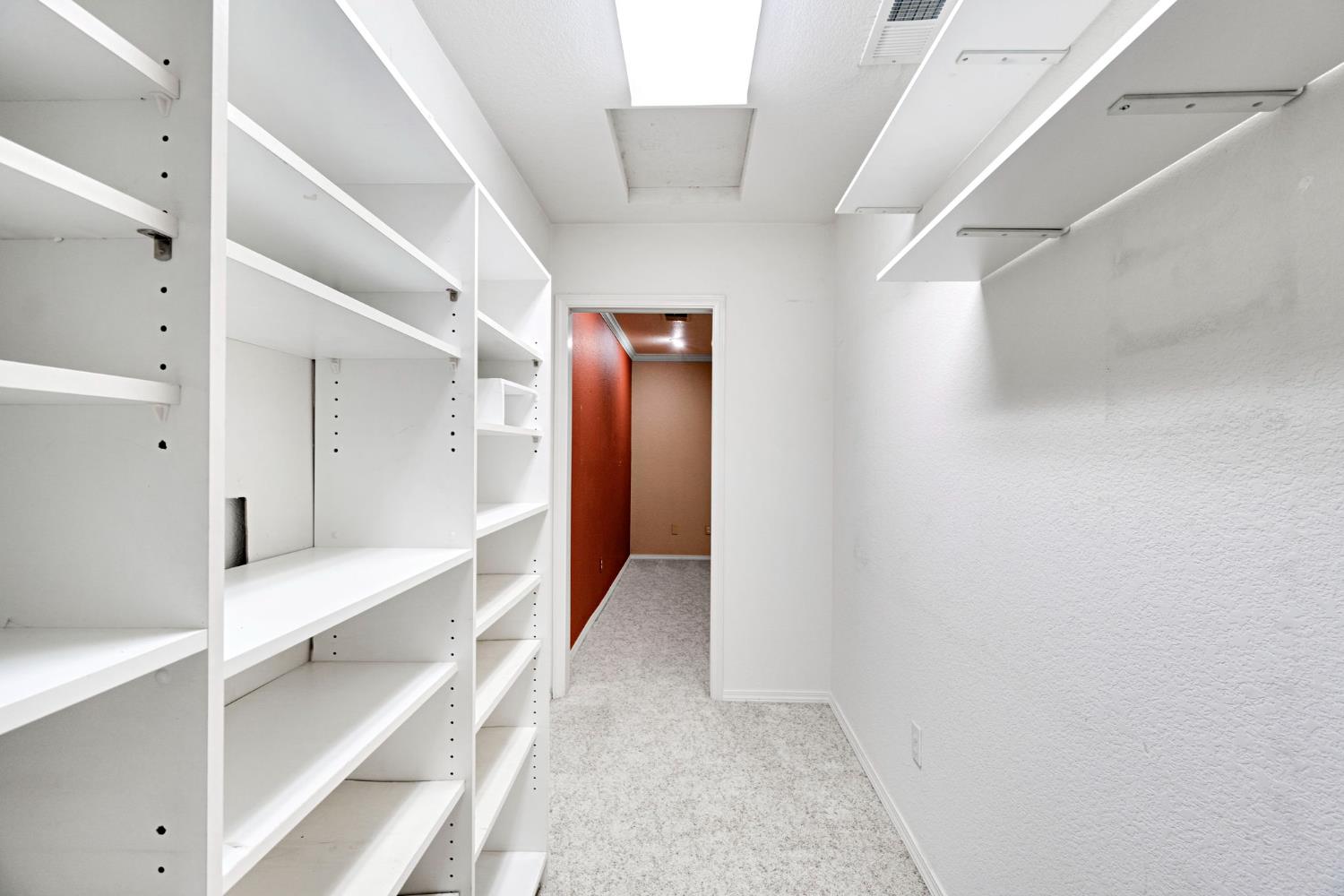 2020 Short Dr, Hanford, CA 93230