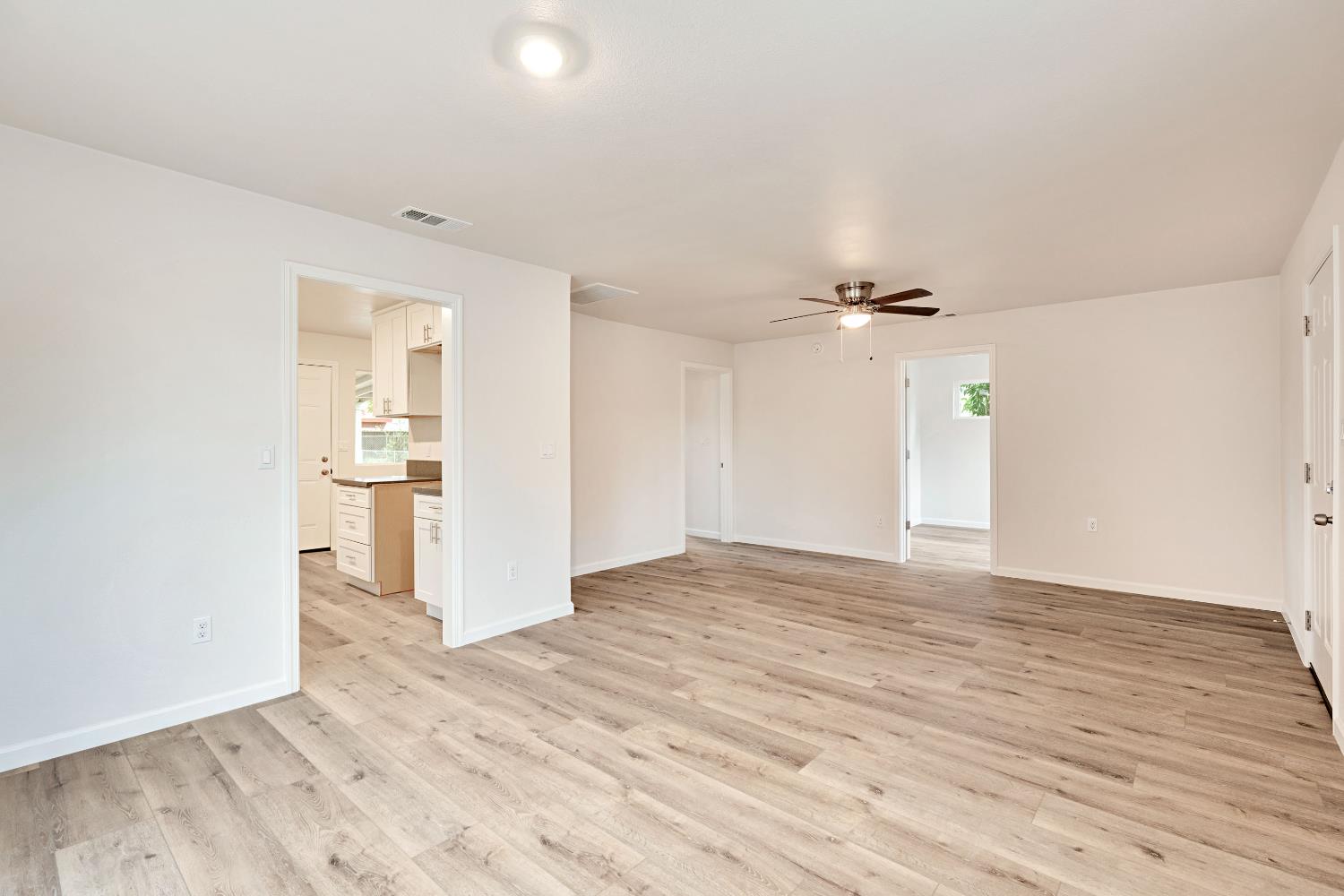 617 N Farris Ave, Fresno, CA 93728