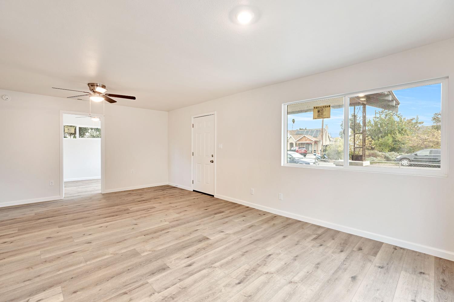 617 N Farris Ave, Fresno, CA 93728