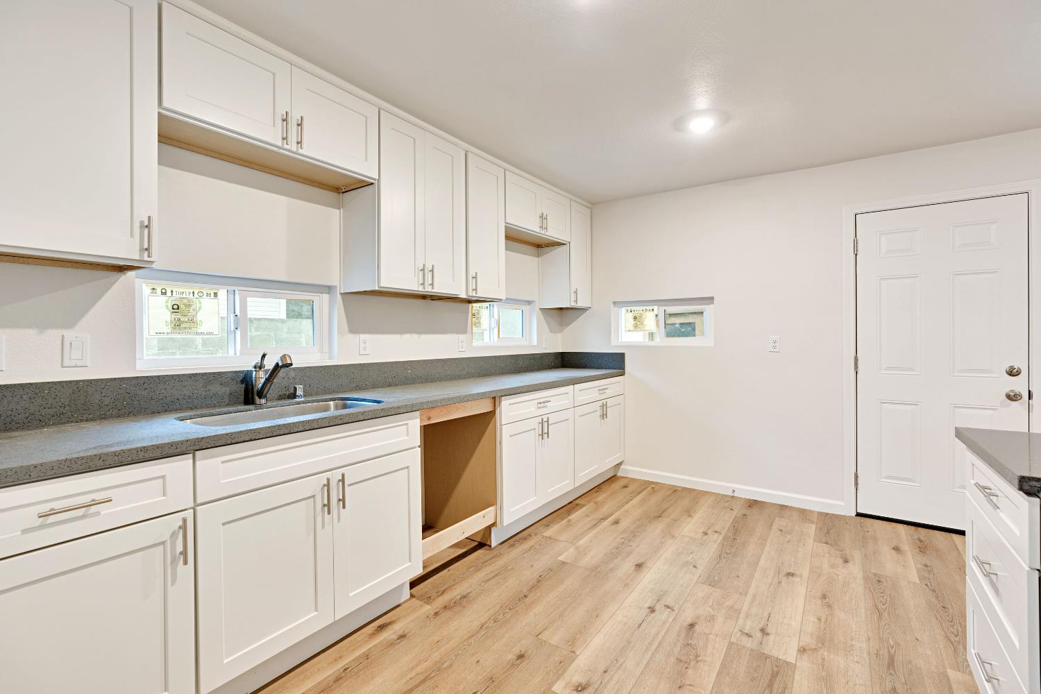 617 N Farris Ave, Fresno, CA 93728