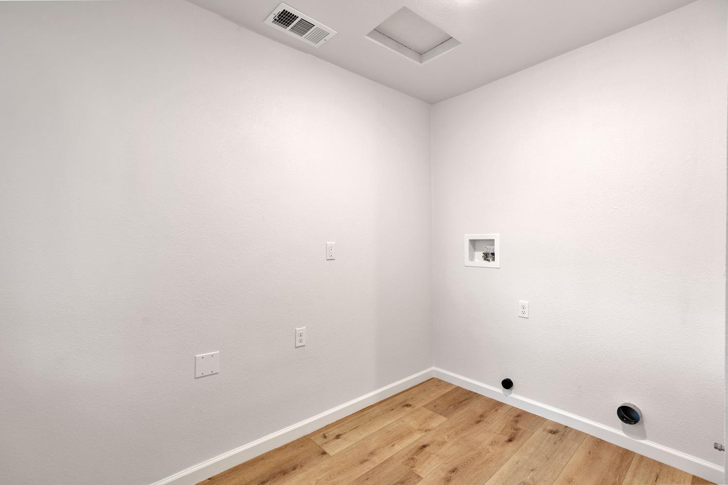 617 N Farris Ave, Fresno, CA 93728