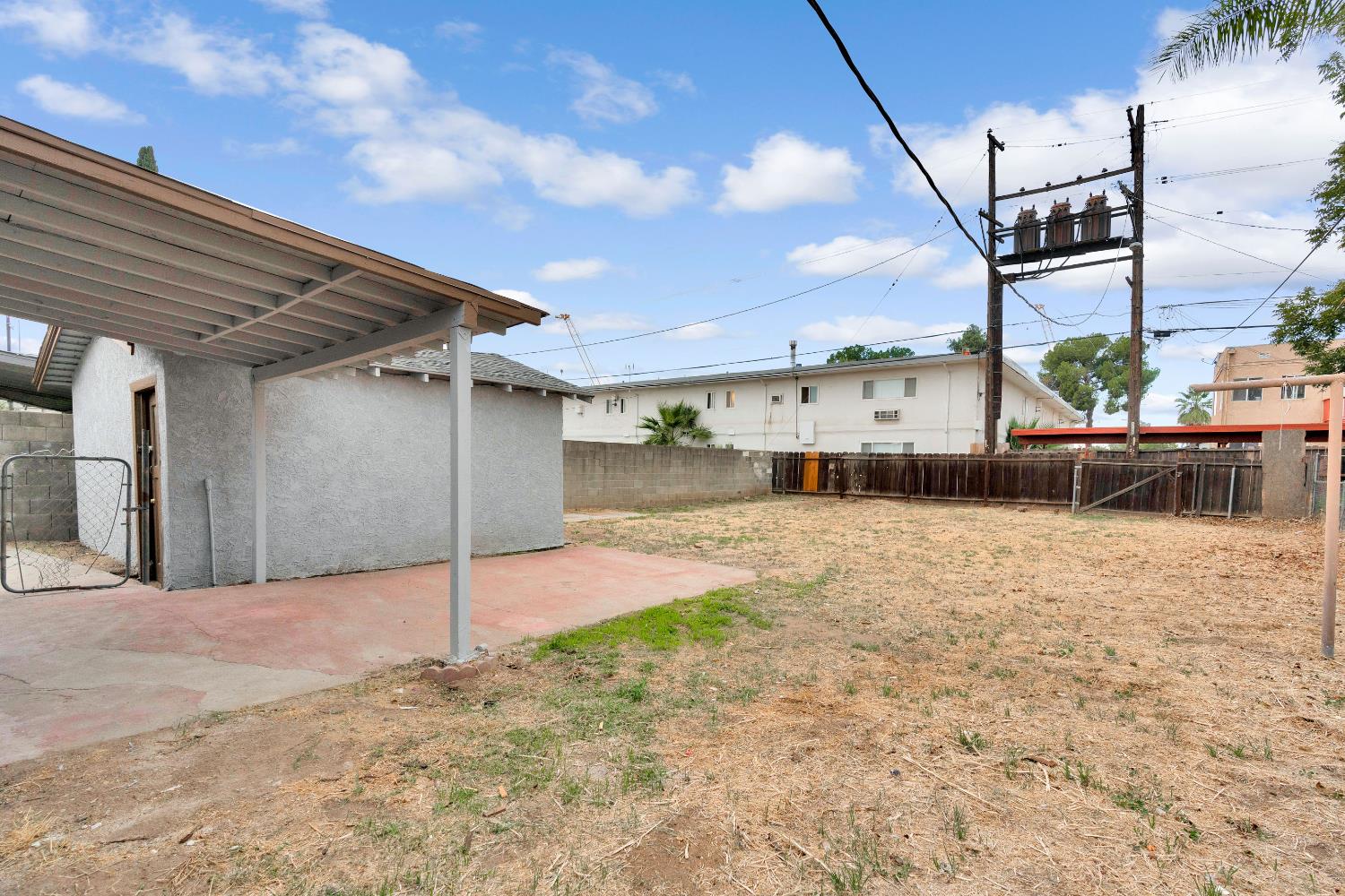 617 N Farris Ave, Fresno, CA 93728