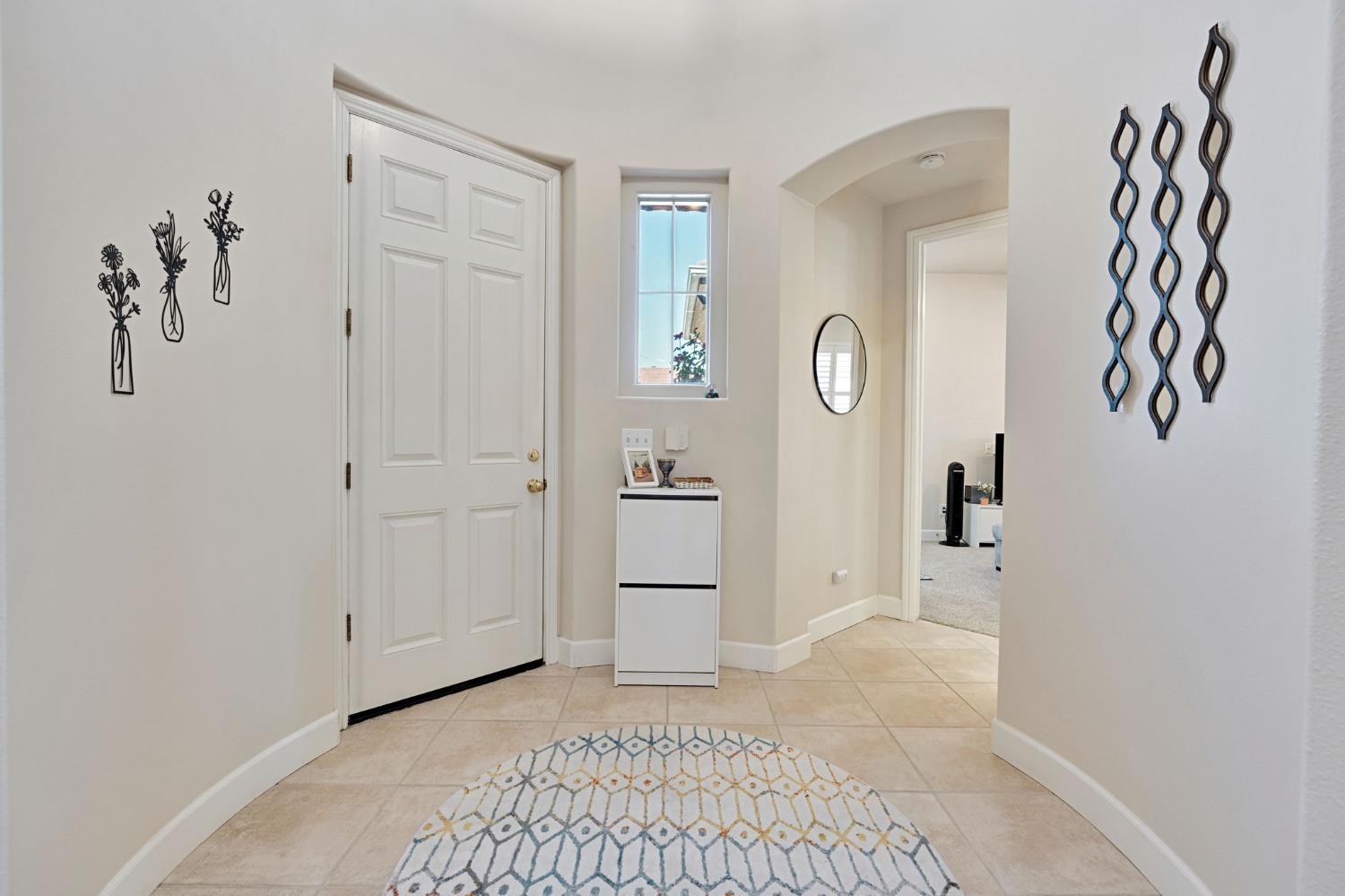 138 W Athens Ave, Clovis, CA 93611