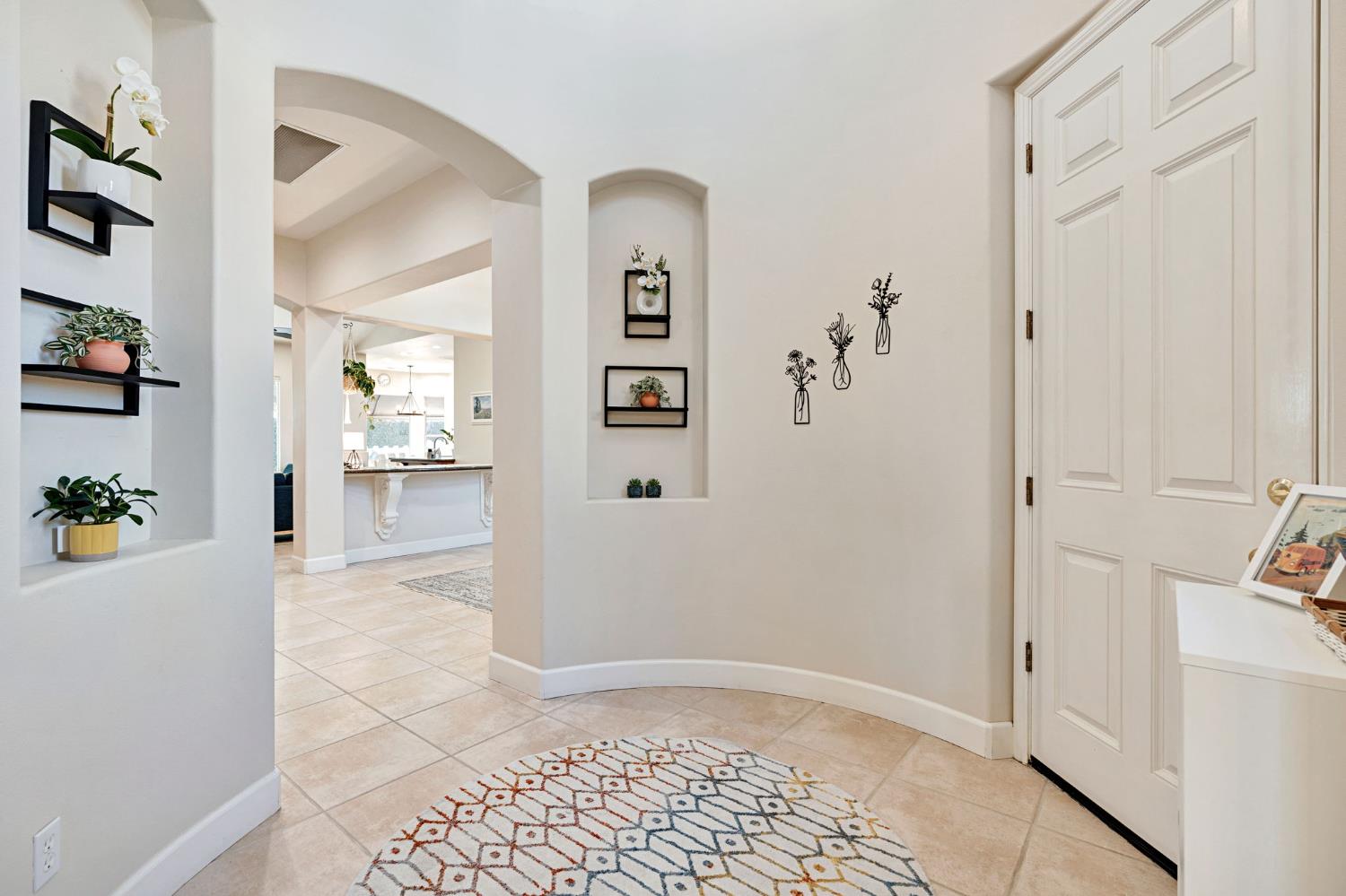 138 W Athens Ave, Clovis, CA 93611