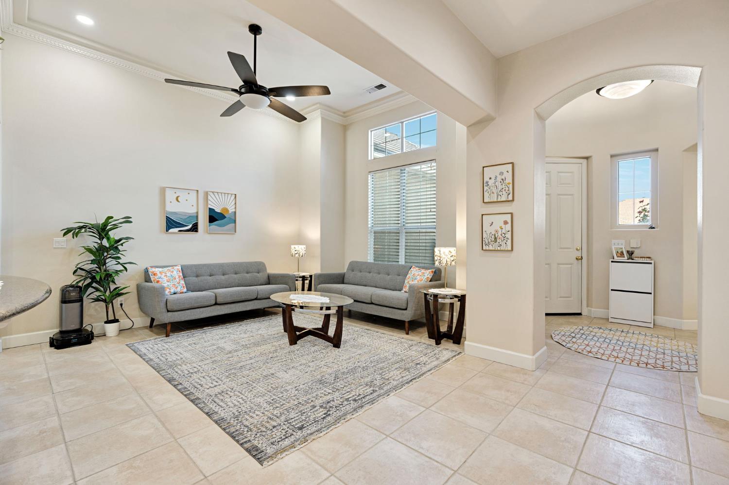 138 W Athens Ave, Clovis, CA 93611