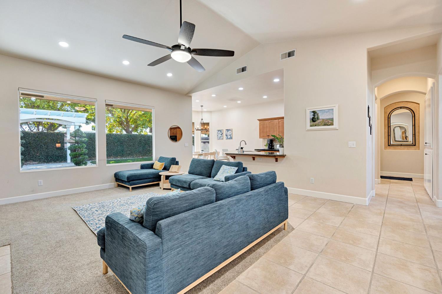 138 W Athens Ave, Clovis, CA 93611