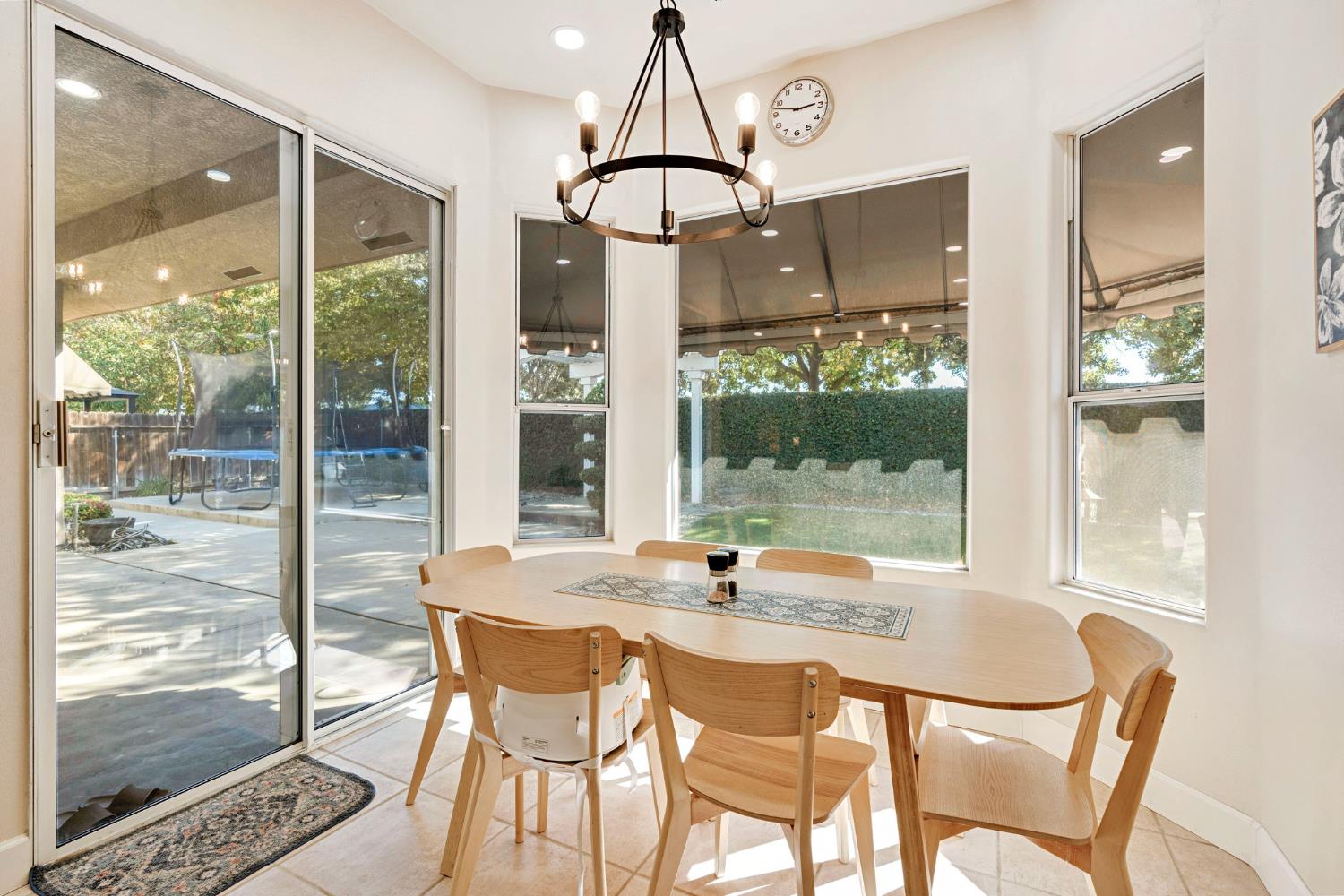 138 W Athens Ave, Clovis, CA 93611