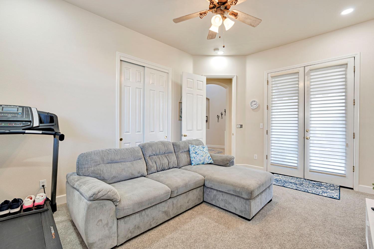 138 W Athens Ave, Clovis, CA 93611