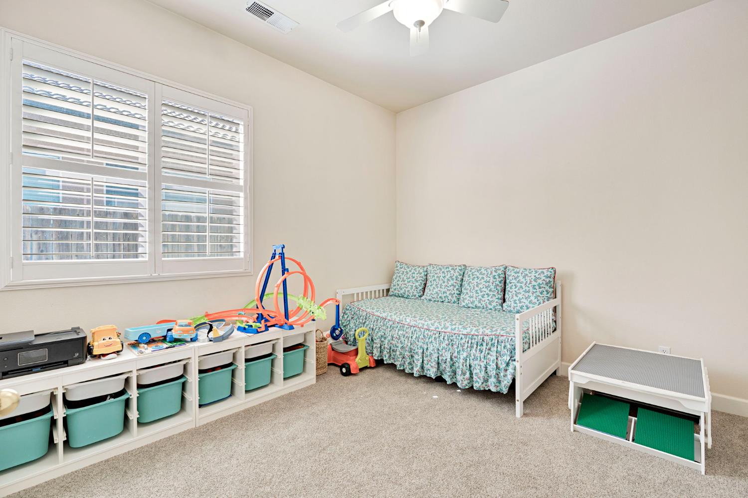 138 W Athens Ave, Clovis, CA 93611