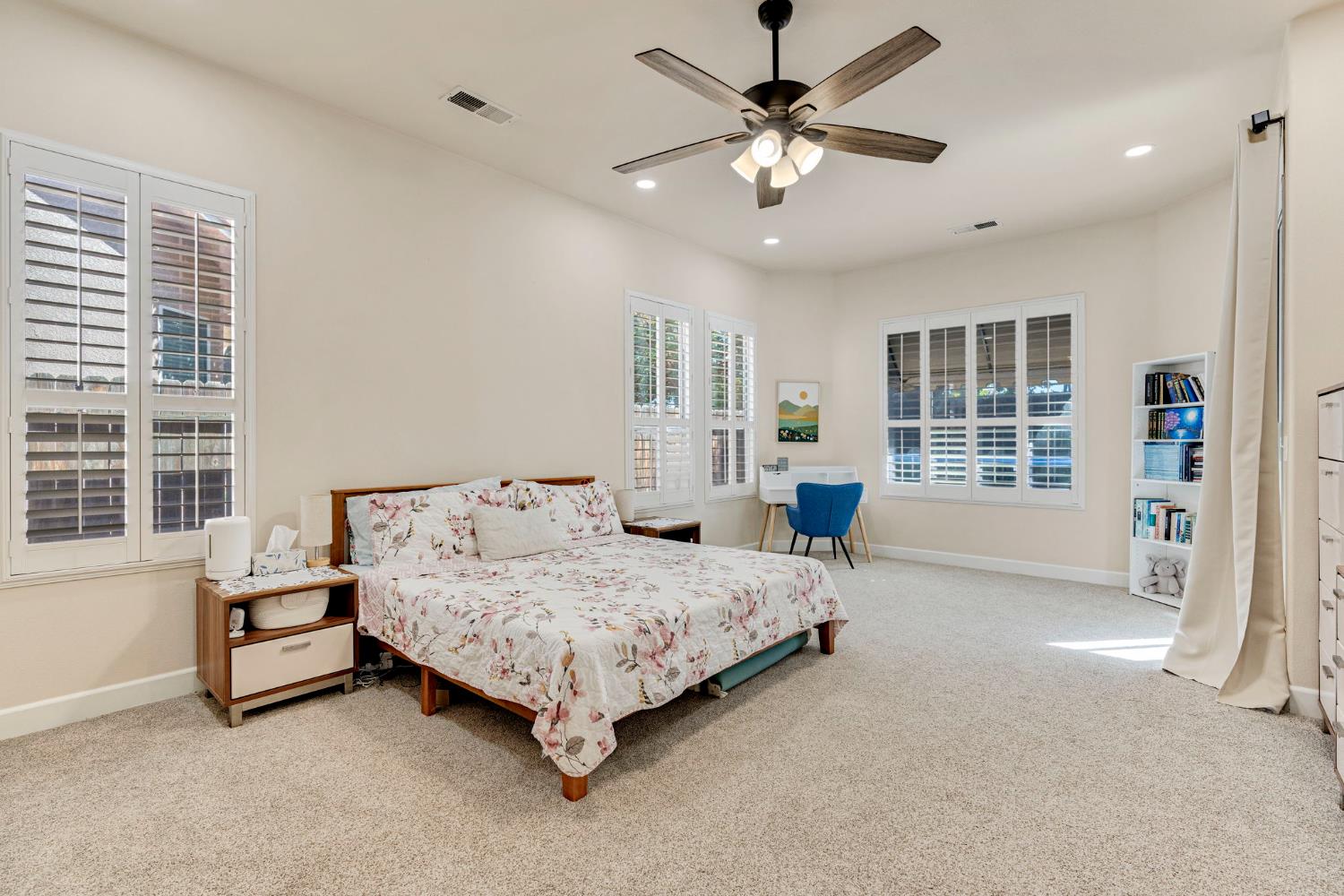 138 W Athens Ave, Clovis, CA 93611