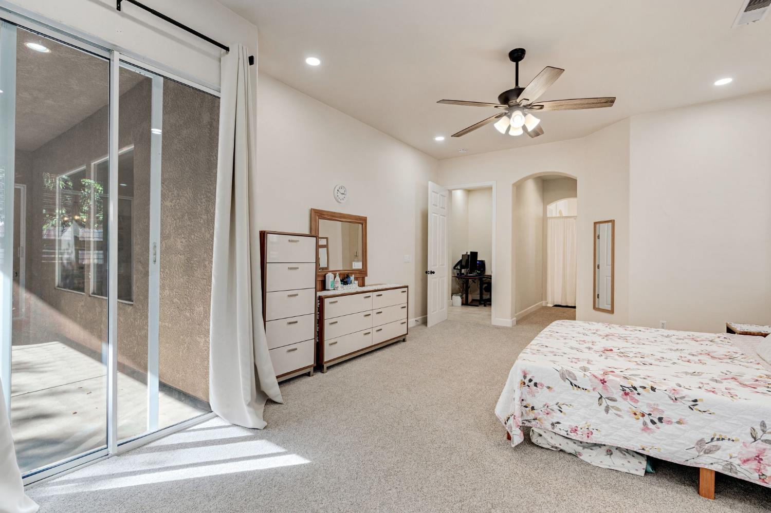 138 W Athens Ave, Clovis, CA 93611