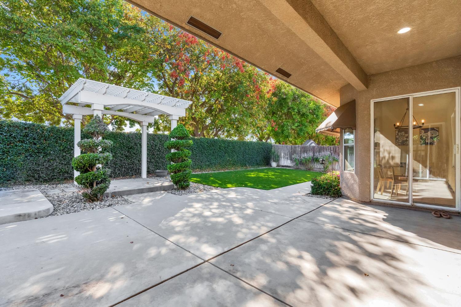 138 W Athens Ave, Clovis, CA 93611