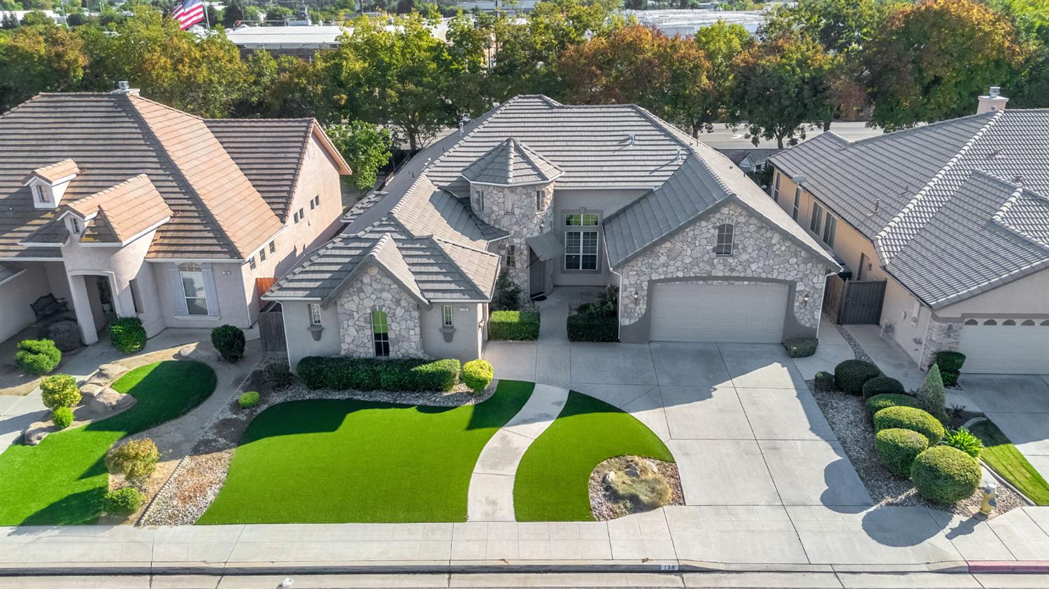 138 W Athens Ave, Clovis, CA 93611