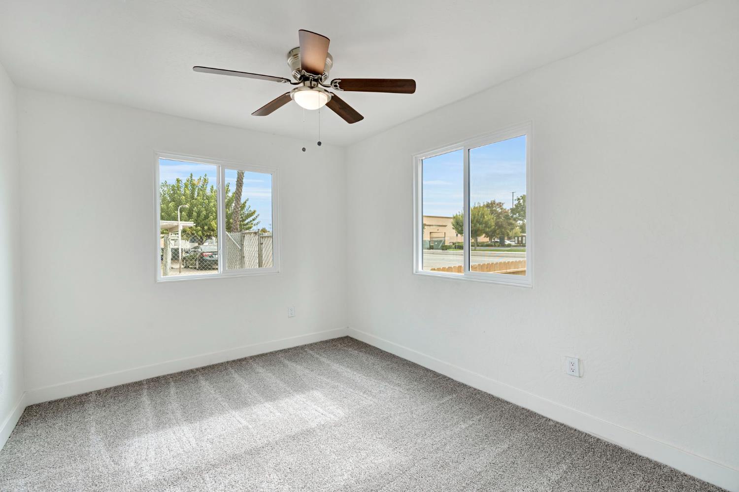 1419 E Yosemite Ave, Madera, CA 93638