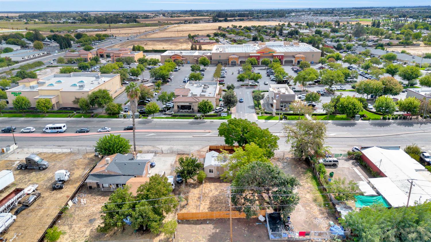 1419 E Yosemite Ave, Madera, CA 93638