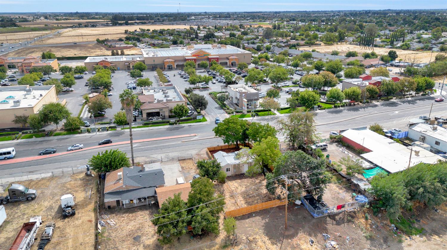 1419 E Yosemite Ave, Madera, CA 93638