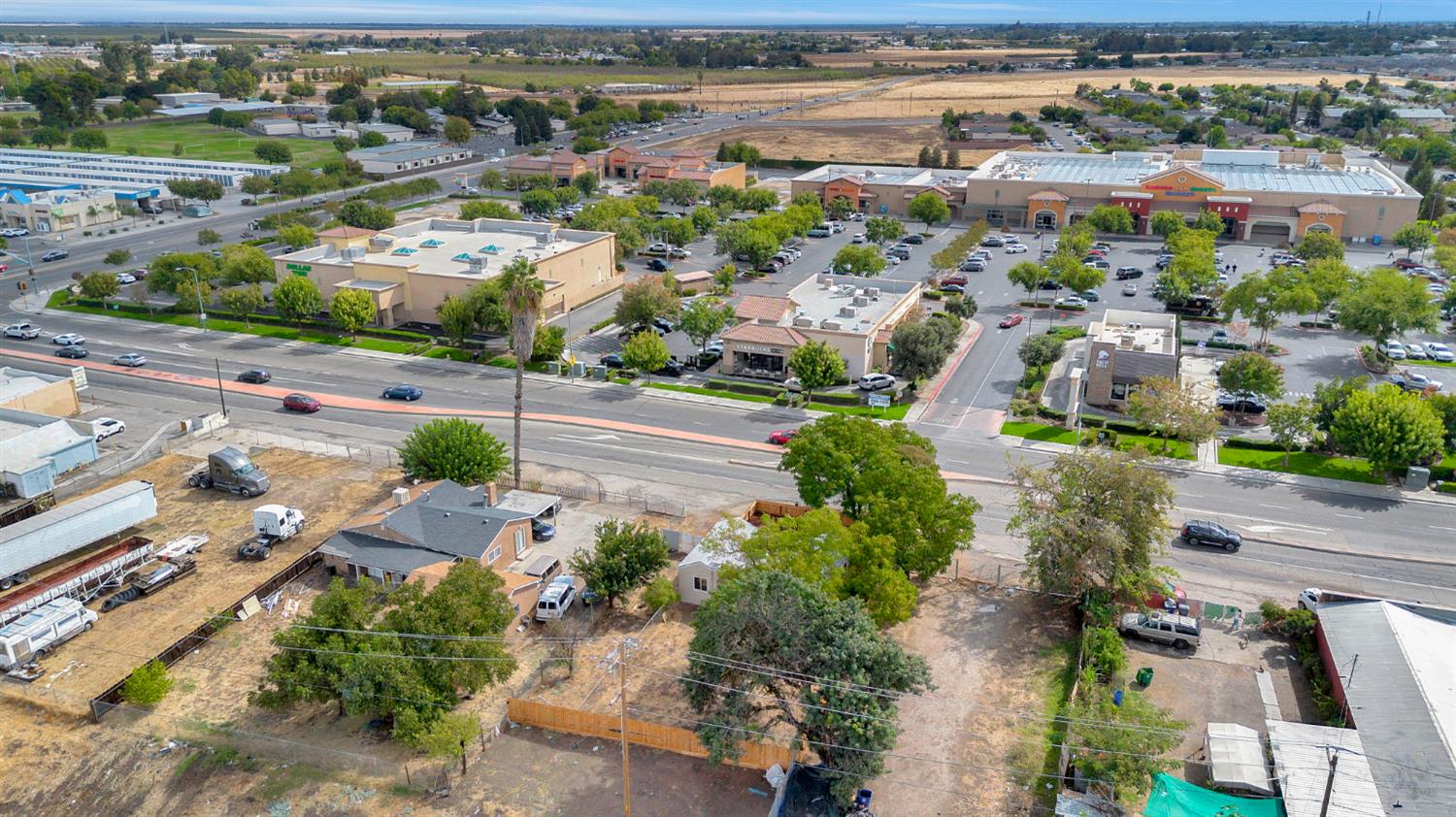 1419 E Yosemite Ave, Madera, CA 93638