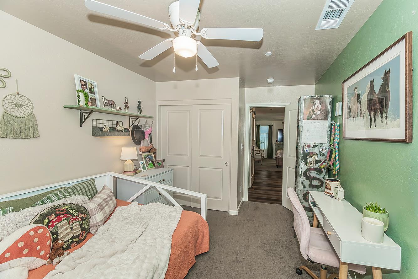 2161 Heidi Ave, Sanger, CA 93657