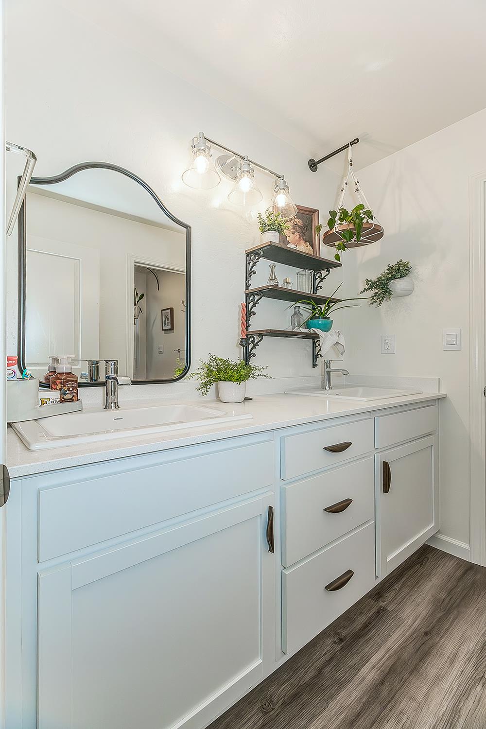 2161 Heidi Ave, Sanger, CA 93657