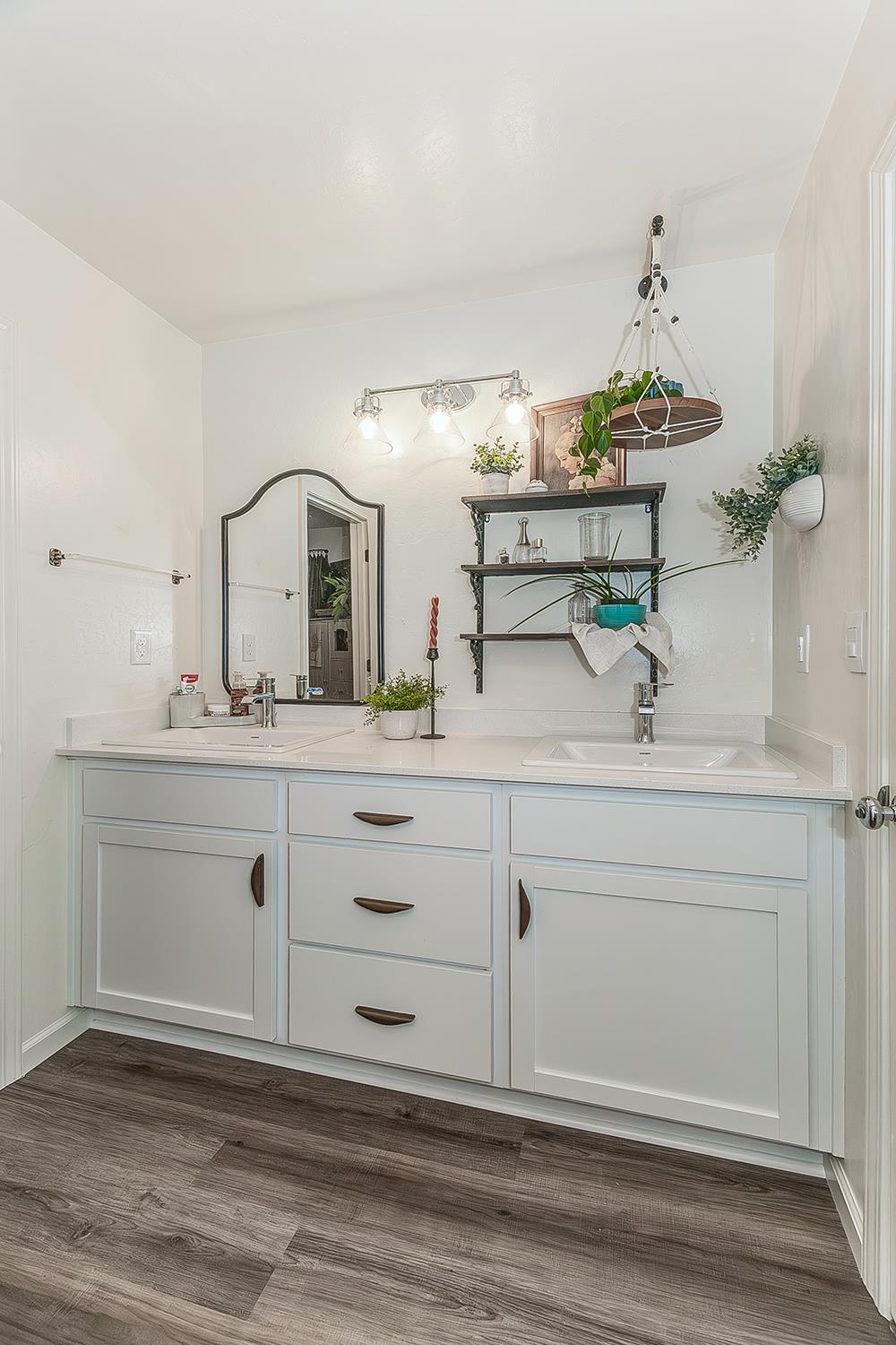 2161 Heidi Ave, Sanger, CA 93657