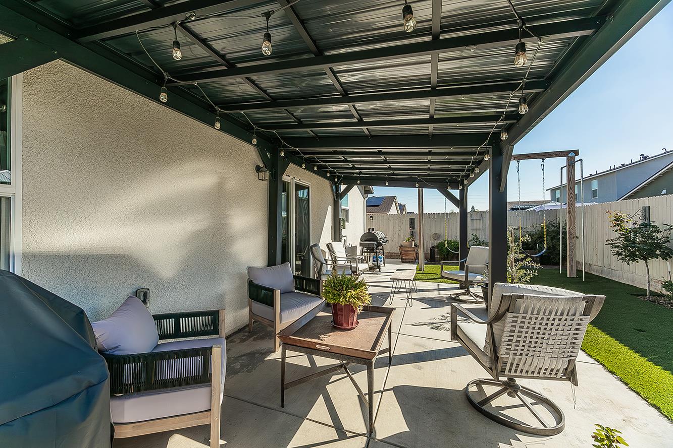 2161 Heidi Ave, Sanger, CA 93657