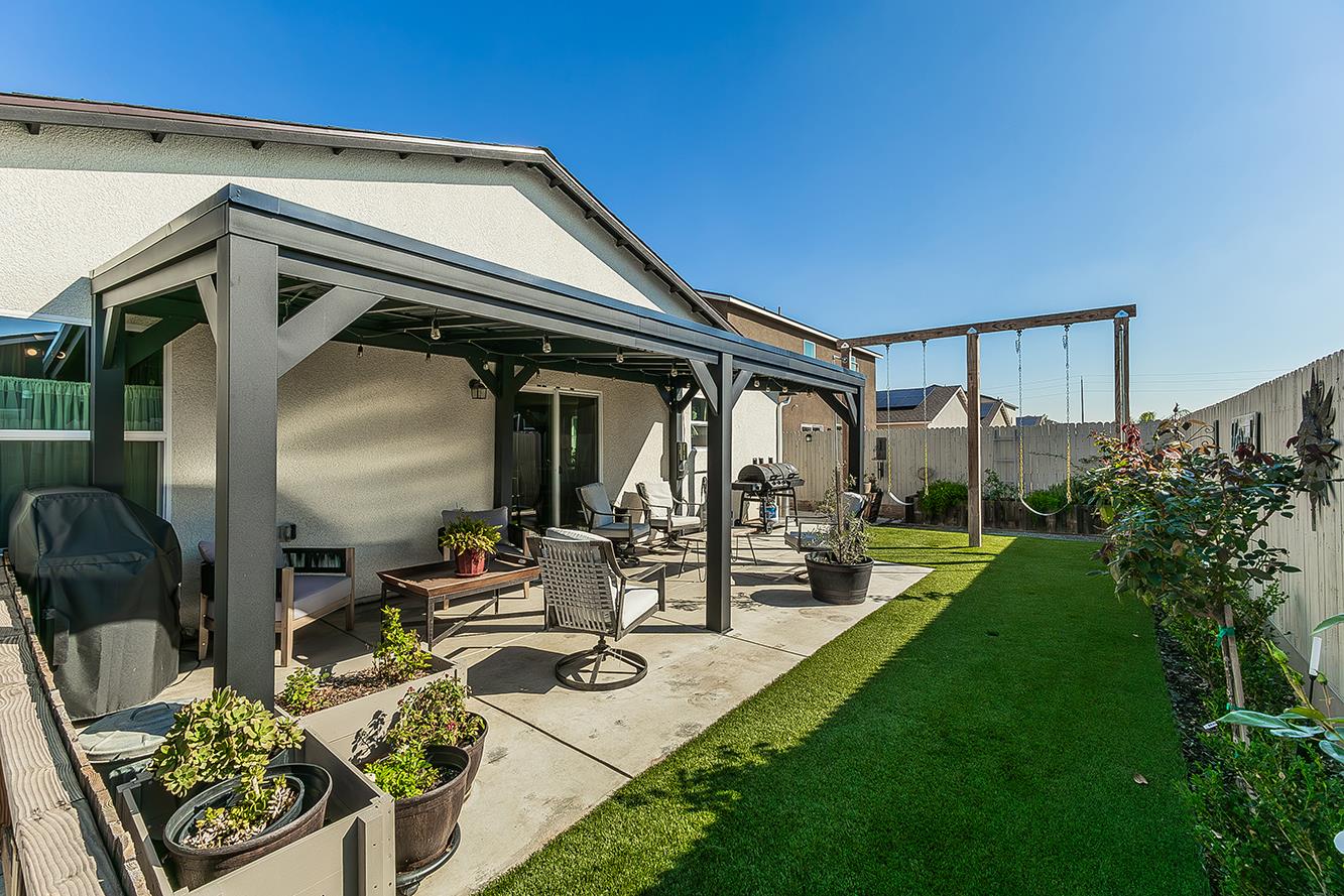 2161 Heidi Ave, Sanger, CA 93657