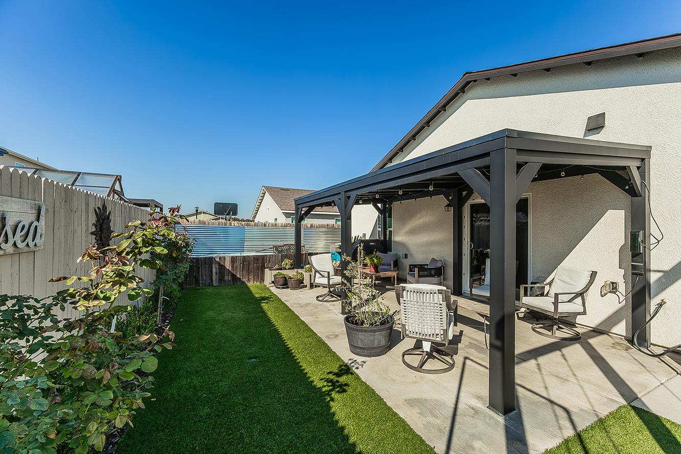 2161 Heidi Ave, Sanger, CA 93657