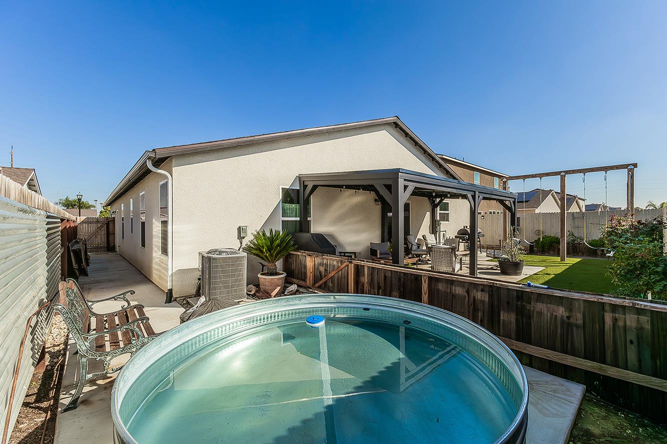 2161 Heidi Ave, Sanger, CA 93657