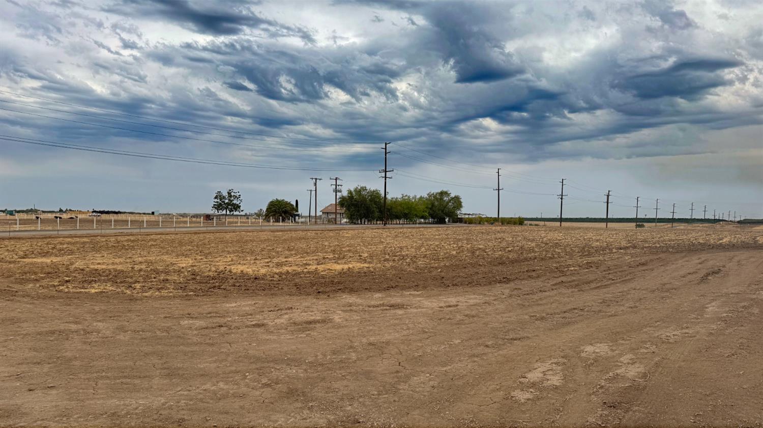 265 Acres Road 240, Ducor, CA 93218