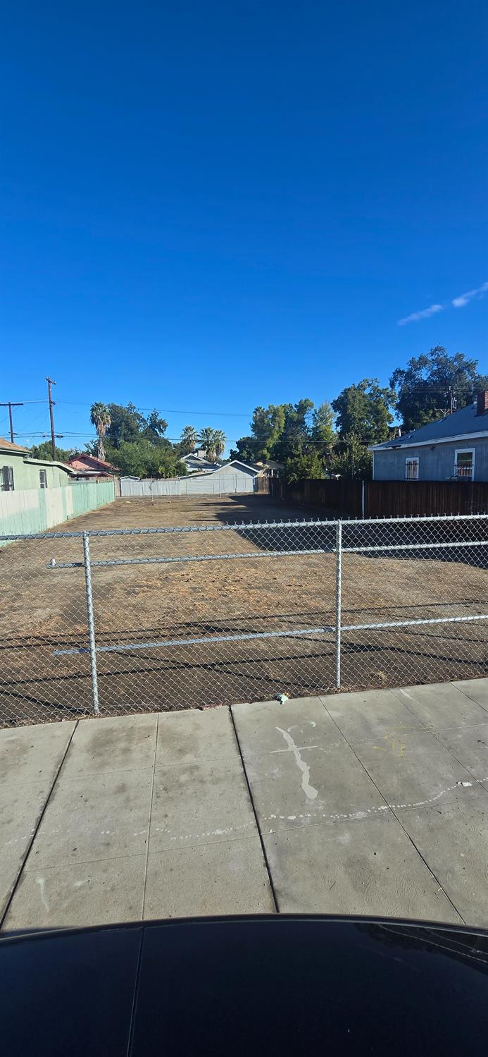 3333 E Tulare St, Fresno, CA 93702
